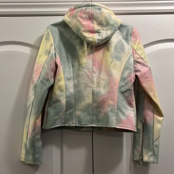 🎉💕 HOST PICK 🎉💕 NWOT Blanknyc rainbow faux leather moto style jacket - Picture 5 of 13